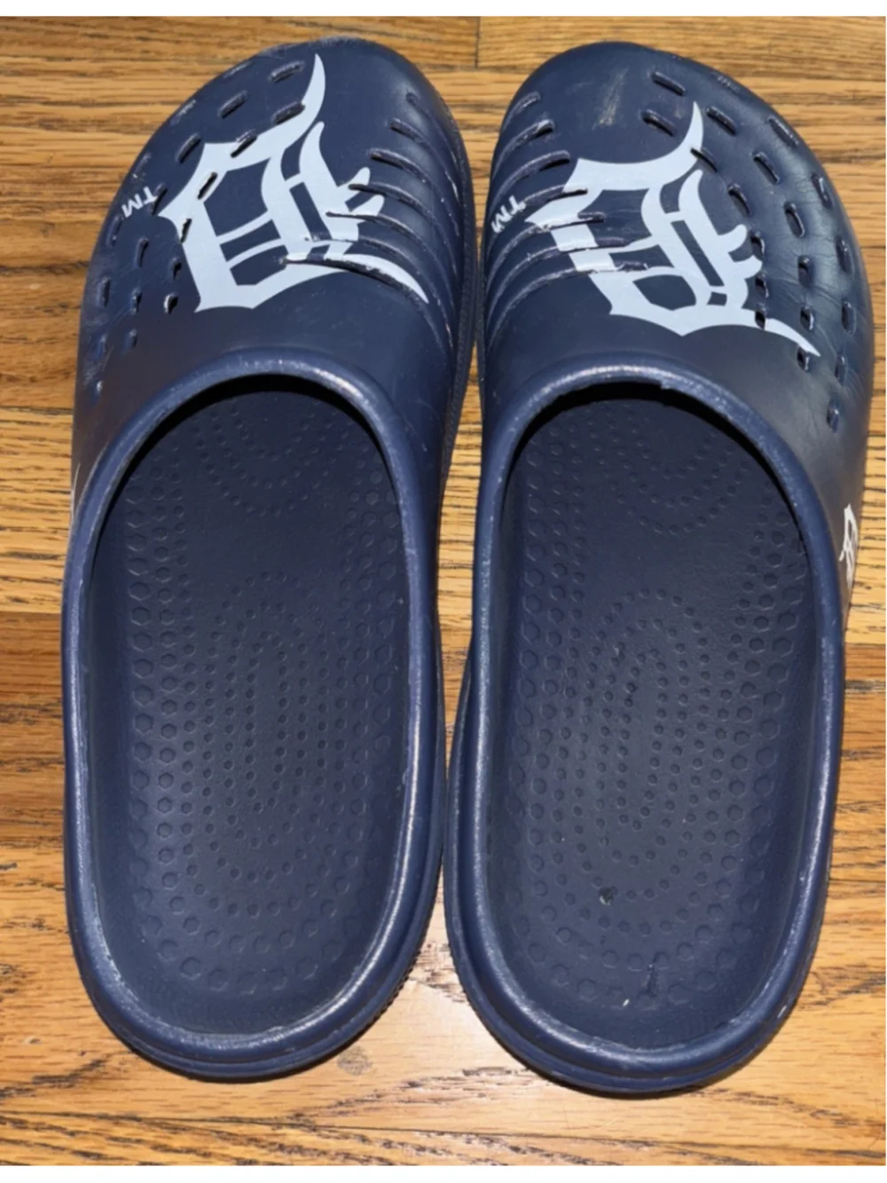 Detroit Tigers FOCO Slip on Clogs Youth XL 4-5